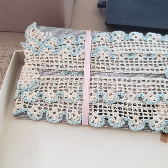 Diana Stockings - Picture 13 of 15